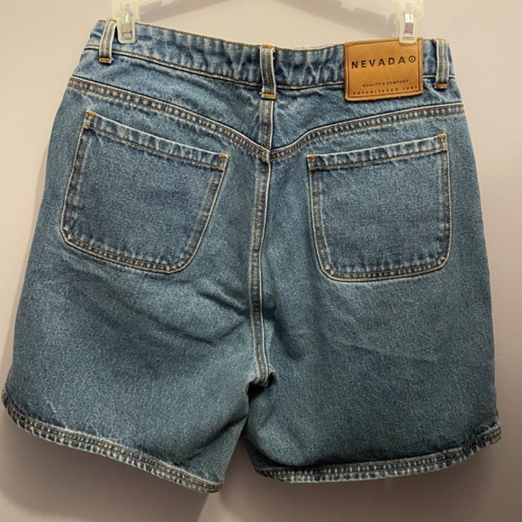 Vintage 90’s mom shorts - Picture 2 of 2